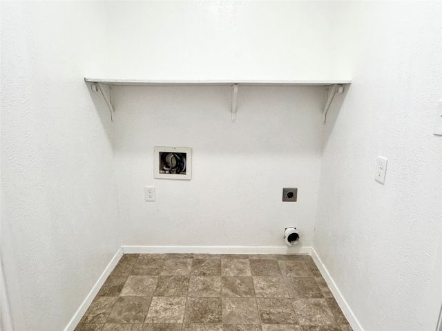 141 NW Jayellen Avenue, Burleson, TX 76028