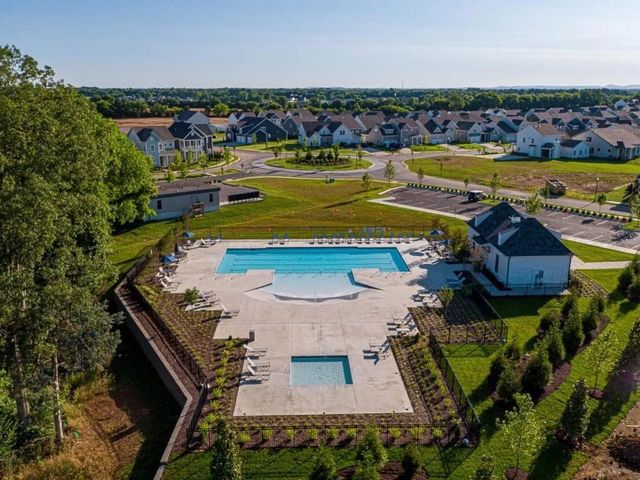 5722 Lennis Ln, Murfreesboro, TN 37129