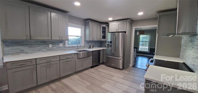 6030 Old Providence Road, Charlotte, NC 28226