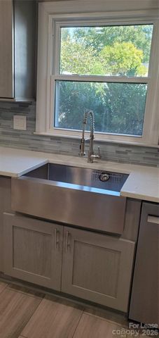 6030 Old Providence Road, Charlotte, NC 28226