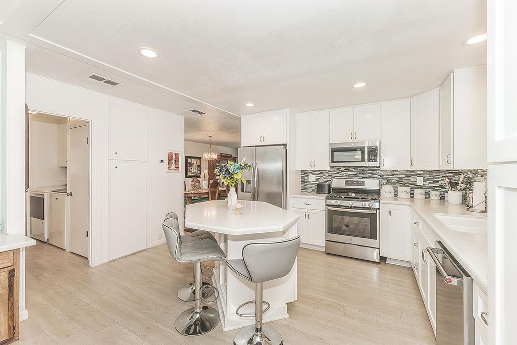 Image 15 of property listing at 371 Bethel Ave # 27, Sanger, CA 93657