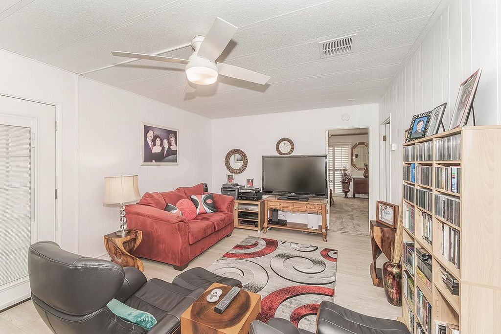 Image 21 of property listing at 371 Bethel Ave # 27, Sanger, CA 93657