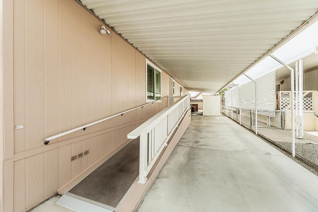 Image 37 of property listing at 371 Bethel Ave # 27, Sanger, CA 93657