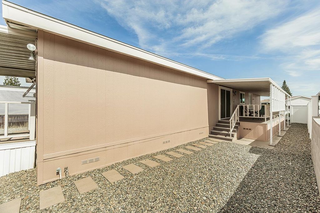 Image 41 of property listing at 371 Bethel Ave # 27, Sanger, CA 93657