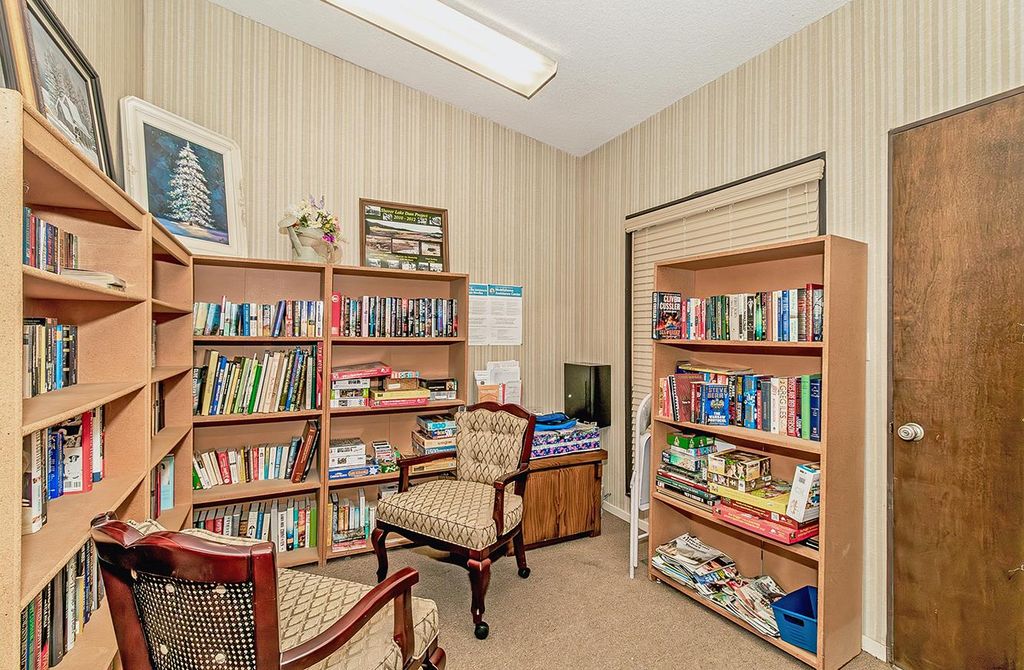 Image 52 of property listing at 371 Bethel Ave # 27, Sanger, CA 93657