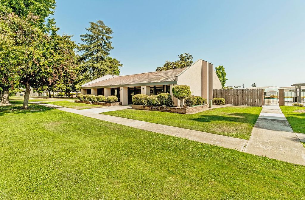 Image 54 of property listing at 371 Bethel Ave # 27, Sanger, CA 93657