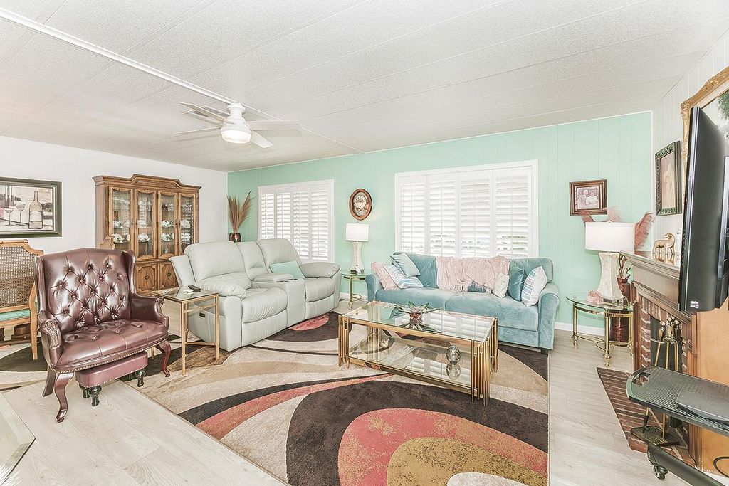 Image 9 of property listing at 371 Bethel Ave # 27, Sanger, CA 93657