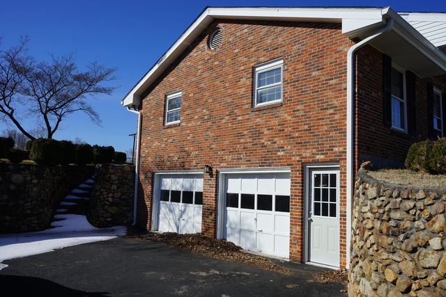 2231 Hardy RD, Vinton, VA 24179