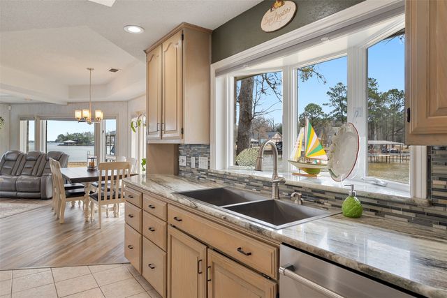 258 Lakeview Drive, Trinidad, TX 75163