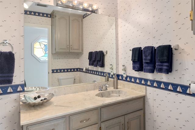 258 Lakeview Drive, Trinidad, TX 75163