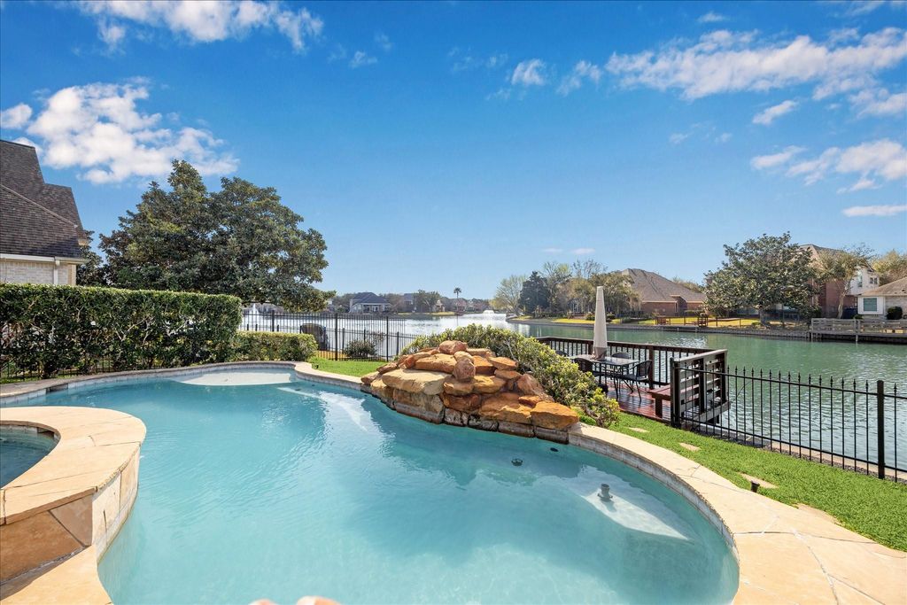 5010 Collingwood Court, Sugar Land, TX 77479