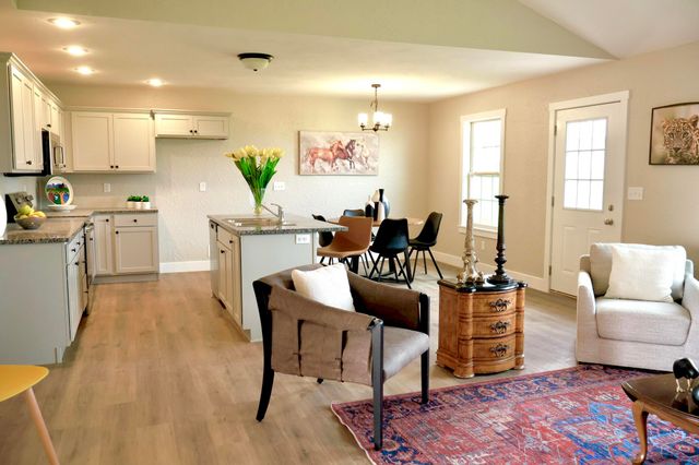 3741 W Freeman Street, Bolivar, MO 65613