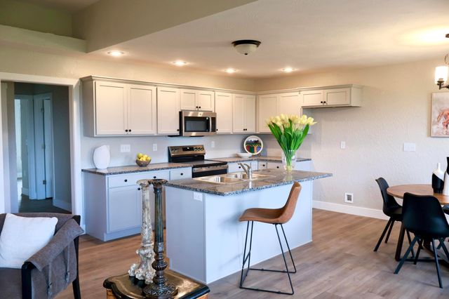 3741 W Freeman Street, Bolivar, MO 65613