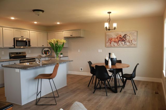 3741 W Freeman Street, Bolivar, MO 65613