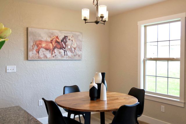 3741 W Freeman Street, Bolivar, MO 65613