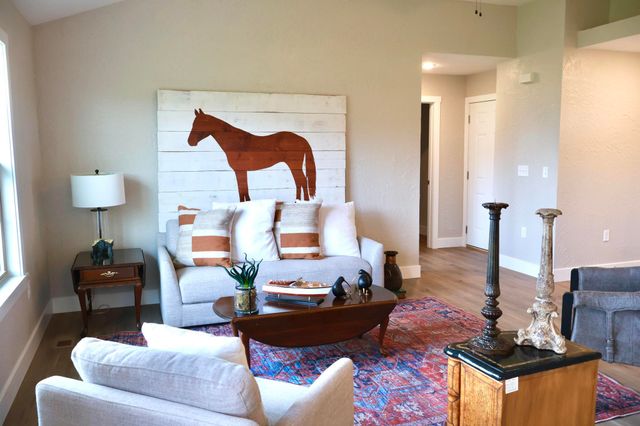 3741 W Freeman Street, Bolivar, MO 65613