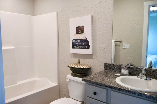 3741 W Freeman Street, Bolivar, MO 65613