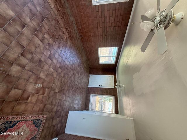 5725 WREN Avenue, El Paso, TX 79924