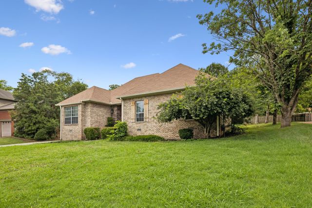 130 Devonshire Trl, Hendersonville, TN 37075