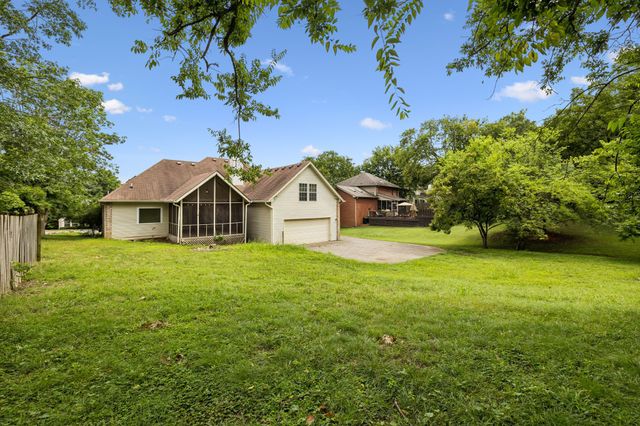 130 Devonshire Trl, Hendersonville, TN 37075