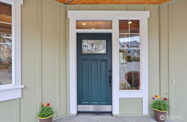 8827 NE 148th Place, Kenmore, WA 98028