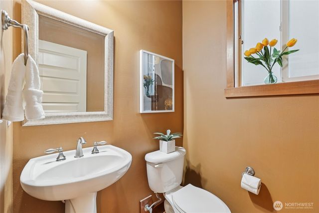 8827 NE 148th Place, Kenmore, WA 98028