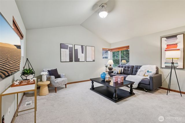 8827 NE 148th Place, Kenmore, WA 98028