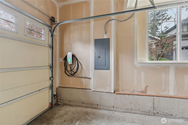 8827 NE 148th Place, Kenmore, WA 98028