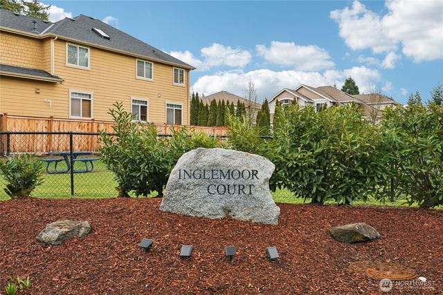 8827 NE 148th Place, Kenmore, WA 98028