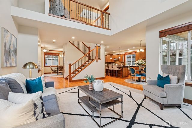 8827 NE 148th Place, Kenmore, WA 98028