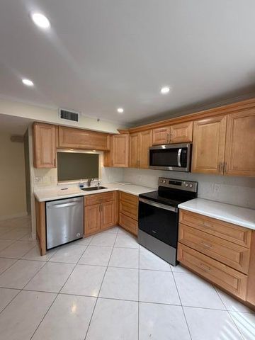 15364 LAKES OF DELRAY Boulevard 49, Delray Beach, FL 33484