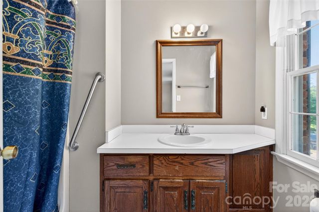 4092 Henry Dellinger Road, Maiden, NC 28650