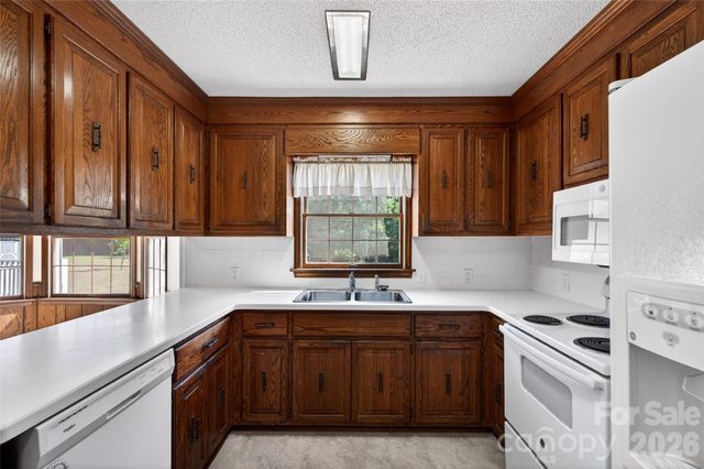 4092 Henry Dellinger Road, Maiden, NC 28650