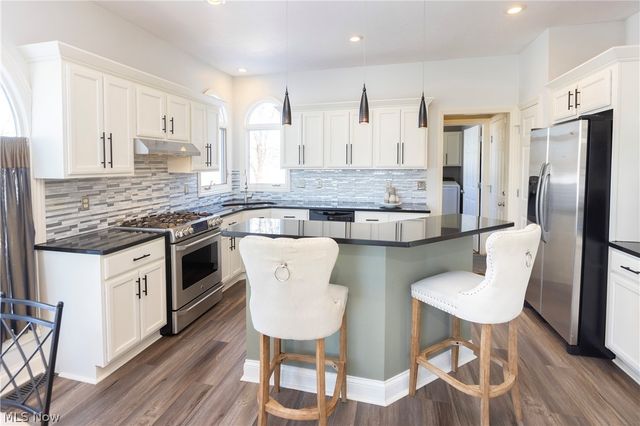 34348 Crown Colony Drive, Avon, OH 44011