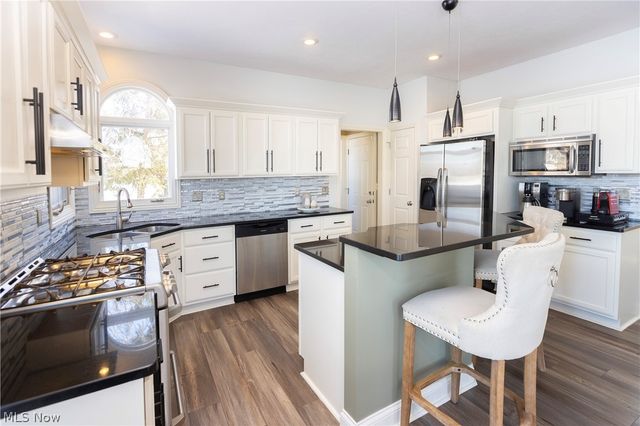 34348 Crown Colony Drive, Avon, OH 44011