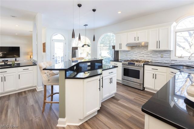 34348 Crown Colony Drive, Avon, OH 44011