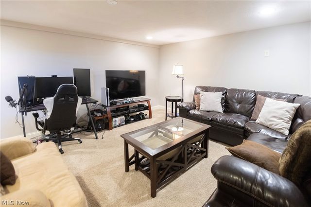 34348 Crown Colony Drive, Avon, OH 44011