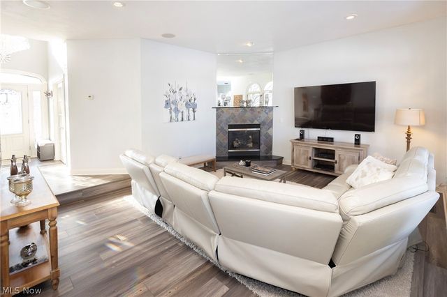 34348 Crown Colony Drive, Avon, OH 44011