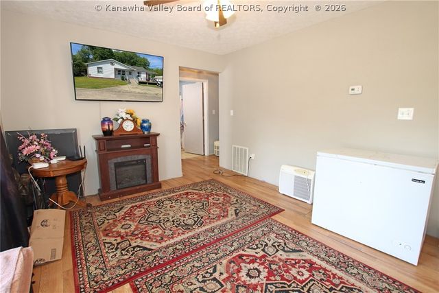 103 Millard, Hurricane, WV 25526