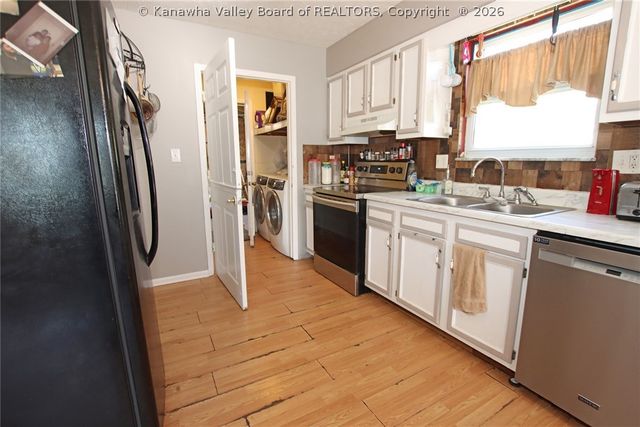 103 Millard, Hurricane, WV 25526