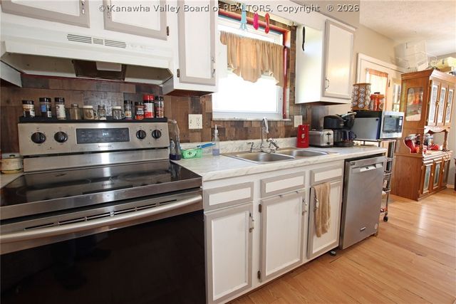 103 Millard, Hurricane, WV 25526