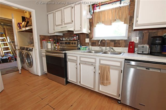 103 Millard, Hurricane, WV 25526