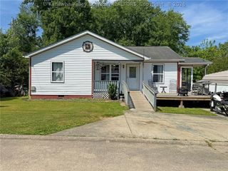 103 Millard, Hurricane, WV 25526