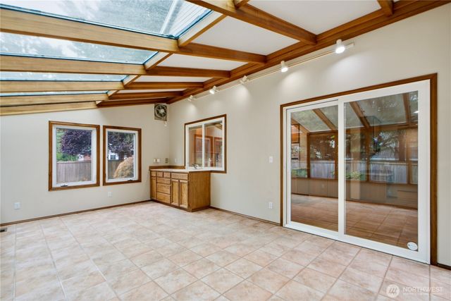 23151 NE 15th Court, Sammamish, WA 98074