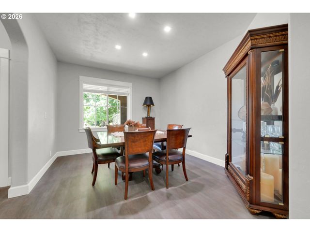 2183 ASHBURY Dr, Eugene, OR 97408