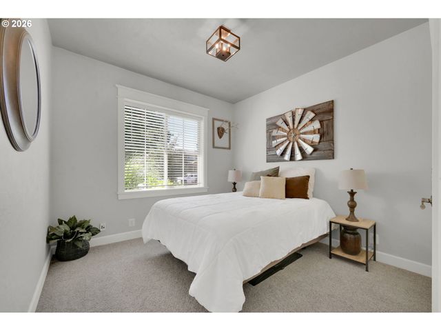 2183 ASHBURY Dr, Eugene, OR 97408