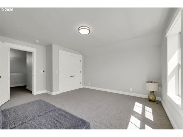 2183 ASHBURY Dr, Eugene, OR 97408