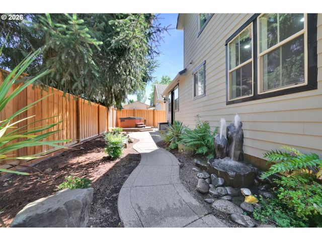 2183 ASHBURY Dr, Eugene, OR 97408