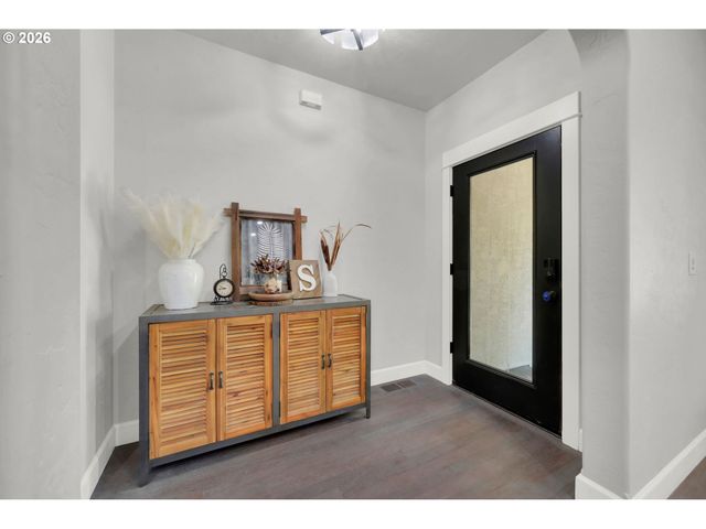 2183 ASHBURY Dr, Eugene, OR 97408