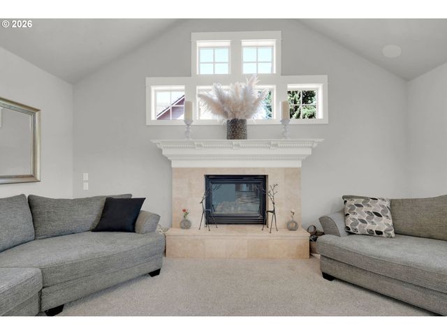 2183 ASHBURY Dr, Eugene, OR 97408